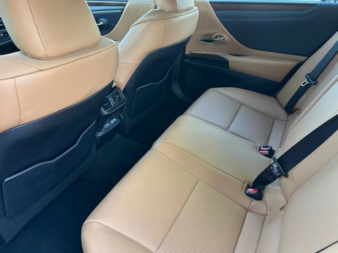 Used 2024 Lexus ES 350 w/ Premium Package FWD image 24