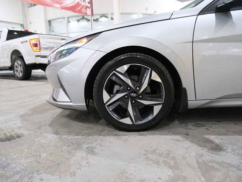 Used 2023 Hyundai Elantra SEL w/ Convenience Package image 5
