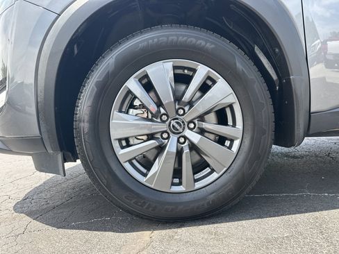 Used 2024 Nissan Pathfinder S FWD image 12