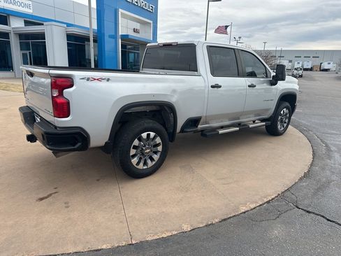 Used 2022 Chevrolet Silverado 2500 Custom w/ Custom Convenience Package AWD/4WD image 30