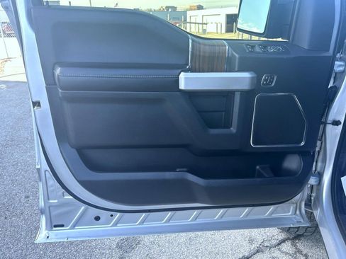 Used 2015 Ford F150 Lariat w/ Equipment Group 502A Luxury image 9