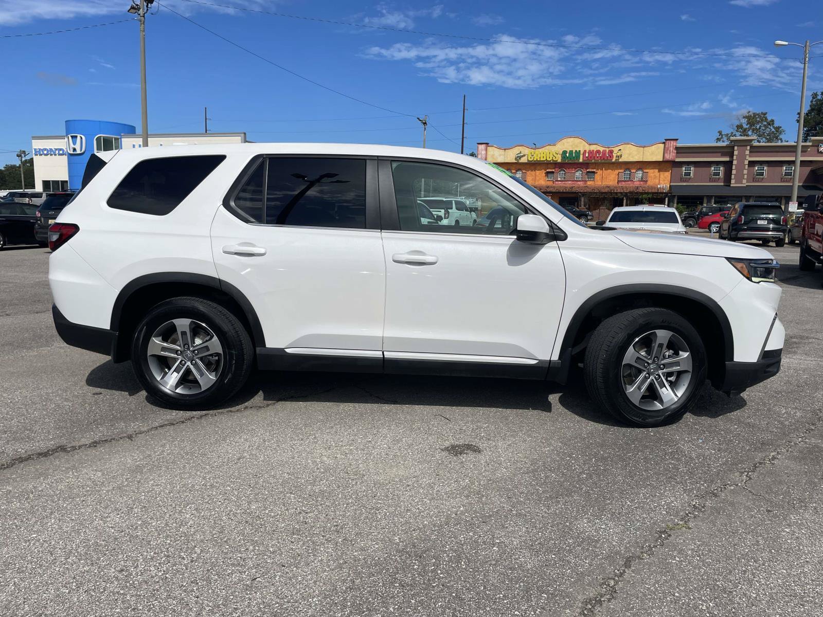 Used 2023 Honda Pilot EX-L image 2