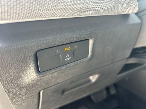 Certified 2025 Volkswagen Tiguan S image 53