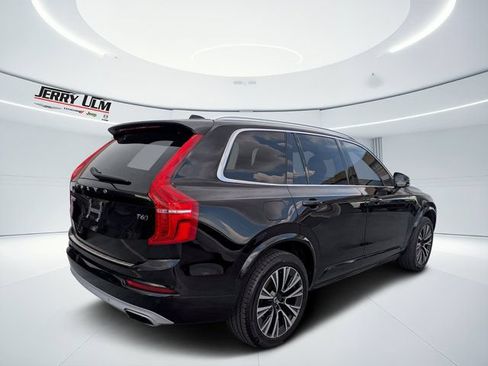 Used 2020 Volvo XC90 T6 Momentum w/ Protection Package Premier AWD/4WD image 3