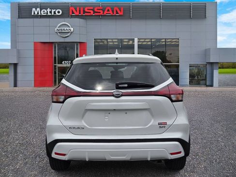 Certified 2023 Nissan Kicks SR FWD image 5