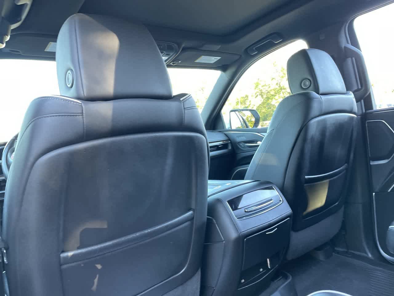 Certified 2024 Cadillac Escalade Premium Luxury w/ LPO, Floor Liner Package AWD/4WD image 21
