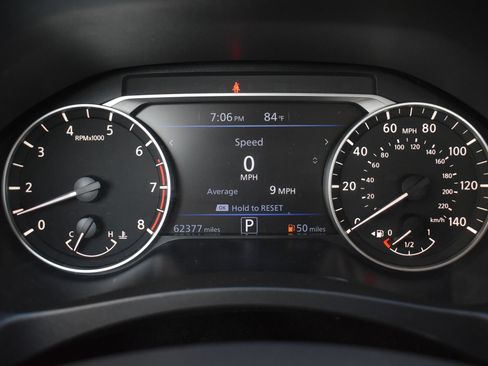Used 2024 Nissan Altima 2.5 SV FWD image 30
