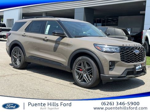 New 2026 Ford Explorer ST-Line w/ ST-Line Street Pack RWD image 1