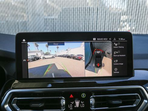 Used 2025 BMW X4 xDrive30i w/ Premium Package image 21