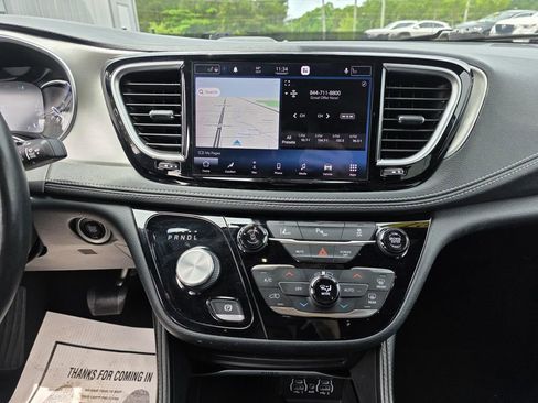 Used 2021 Chrysler Pacifica Limited w/ S Appearance Package FWD image 26