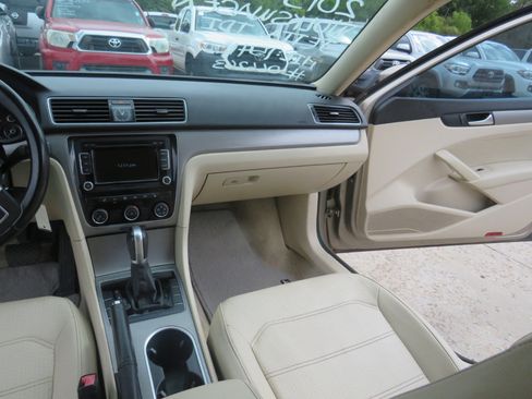 Used 2015 Volkswagen Passat TDI SE image 20