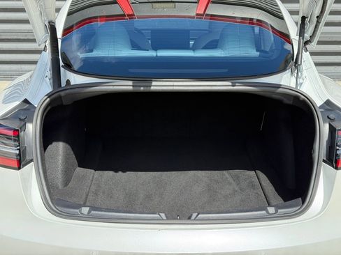Used 2021 Tesla Model 3 Performance image 29