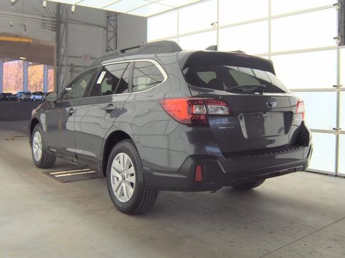 Used 2019 Subaru Outback 2.5i Premium AWD/4WD image 3