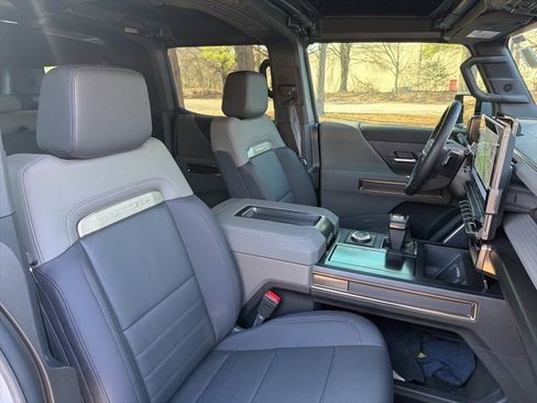 Used 2024 GMC Hummer EV 2X image 25