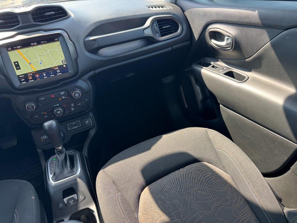 Used 2023 Jeep Renegade Latitude AWD/4WD image 15