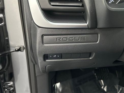 Used 2021 Nissan Rogue S image 27