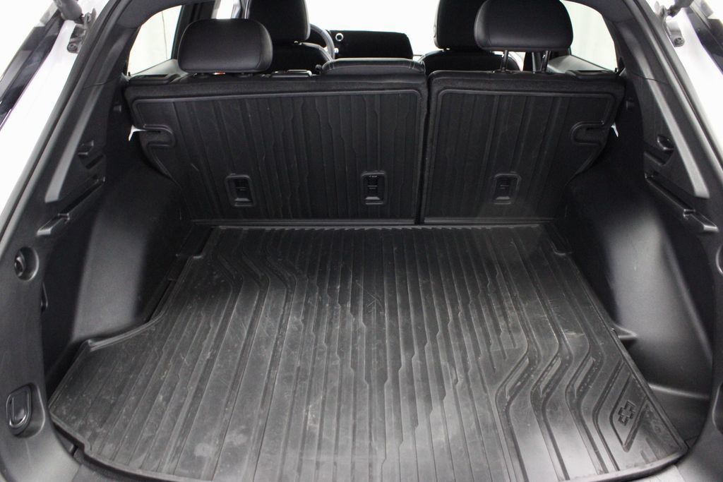 Used 2024 Chevrolet Equinox EV RS FWD image 14