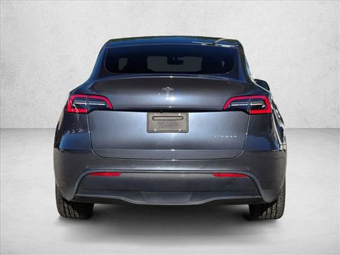 Used 2021 Tesla Model Y Long Range image 6
