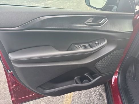 New 2025 Jeep Grand Cherokee Altitude w/ Trailer Tow Package image 23