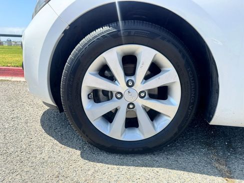 Used 2013 Kia Rio EX w/ Convenience Pkg FWD image 11
