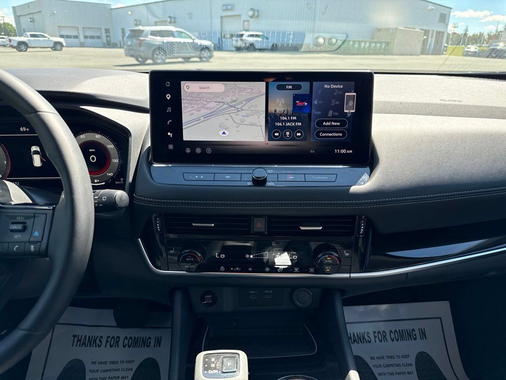 Used 2026 Nissan Rogue SL AWD/4WD image 17