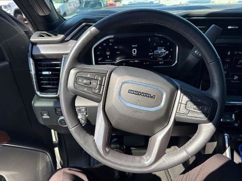 Used 2024 GMC Sierra 2500 Denali Ultimate image 10