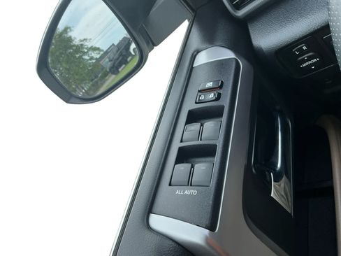 Used 2019 Toyota 4Runner Limited AWD/4WD image 17