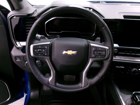 Used 2024 Chevrolet Silverado 1500 LTZ AWD/4WD image 7