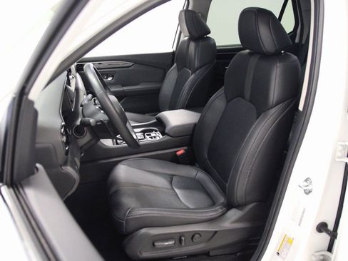 Used 2025 Honda Pilot Touring image 19