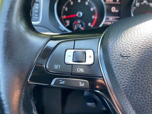 Used 2017 Volkswagen Jetta SE FWD image 11
