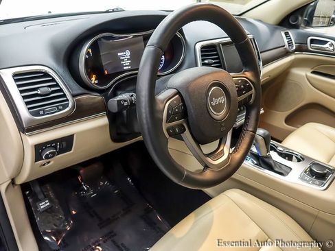 Used 2018 Jeep Grand Cherokee Limited image 11