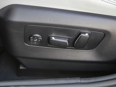 New 2026 BMW M5 Touring image 18