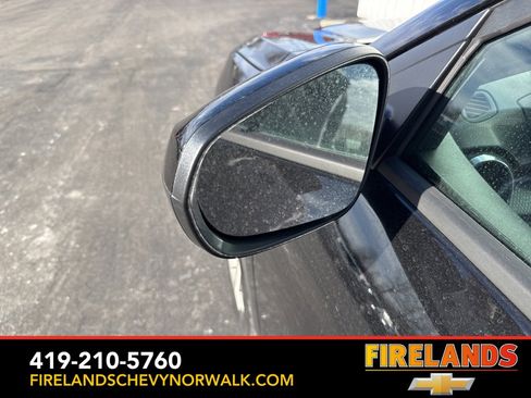 Used 2025 Chevrolet Trax LT w/ LT Convenience Package image 27