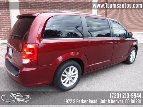 Used 2018 Dodge Grand Caravan SXT FWD image 3