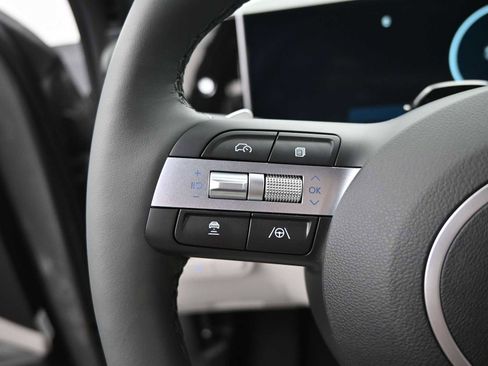 Used 2025 Hyundai Tucson Limited image 16