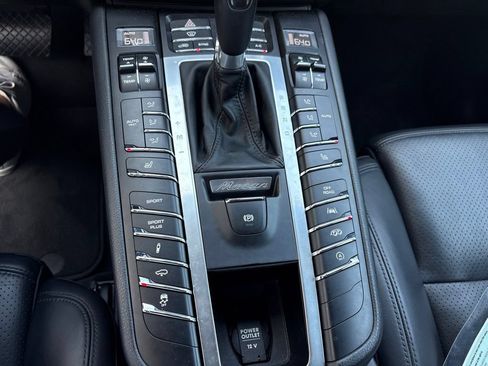 Used 2017 Porsche Macan GTS AWD/4WD image 8