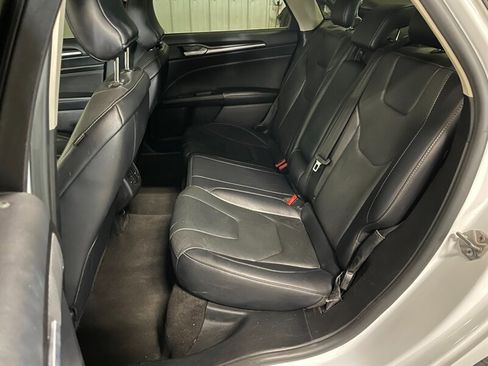 Used 2019 Ford Fusion Titanium AWD/4WD image 19