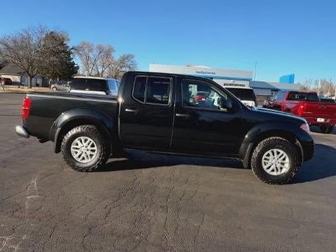 Used 2019 Nissan Frontier SV image 9