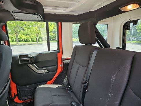 Used 2015 Jeep Wrangler Unlimited Sport w/ Quick Order Package 24S AWD/4WD image 19