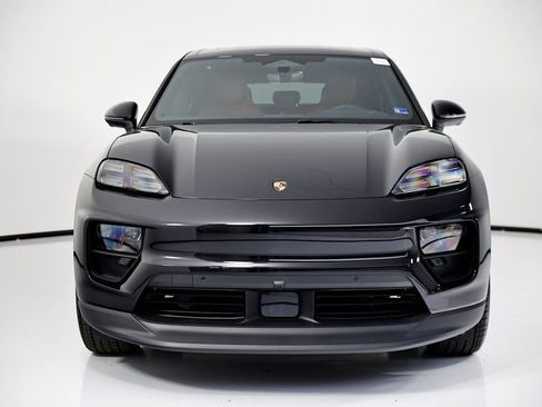 New 2026 Porsche Macan Electric image 10