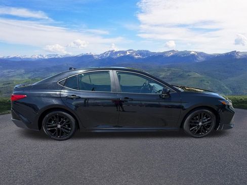Used 2025 Toyota Camry SE FWD image 7