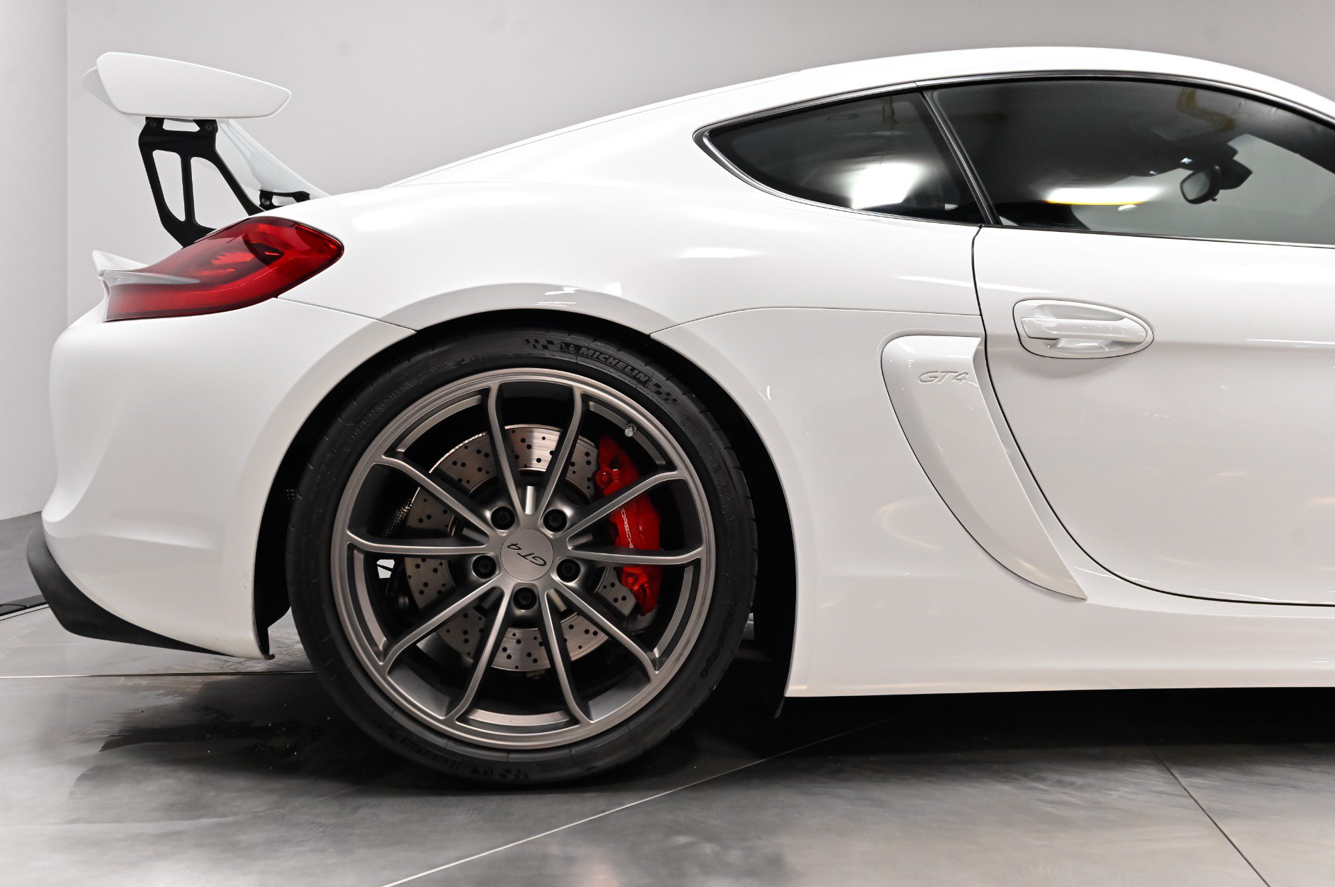 Used 2016 Porsche Cayman GT4 RWD image 17