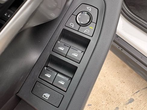 Used 2024 BMW 530i w/ Premium Package RWD image 12