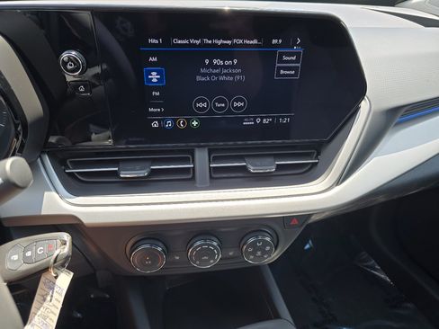 Used 2024 Chevrolet Trax LS w/ LS Convenience Package FWD image 31