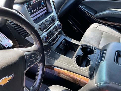 Used 2020 Chevrolet Traverse Premier w/ Redline Edition AWD/4WD image 14