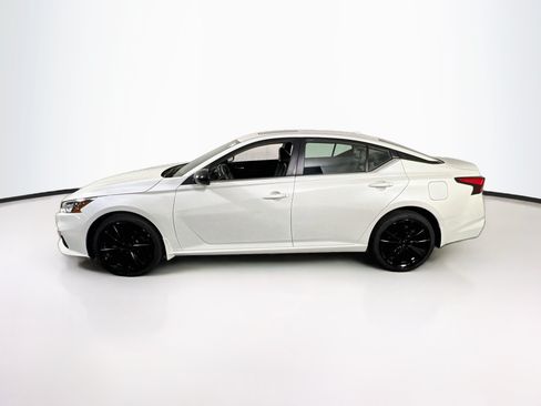 Used 2021 Nissan Altima 2.5 SR w/ SR Premium Package AWD/4WD image 8