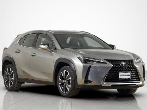 Used 2022 Lexus UX 200 w/ Accessory Package (Z2) FWD image 7
