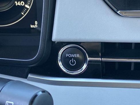 Used 2024 Mitsubishi Outlander SEL image 13