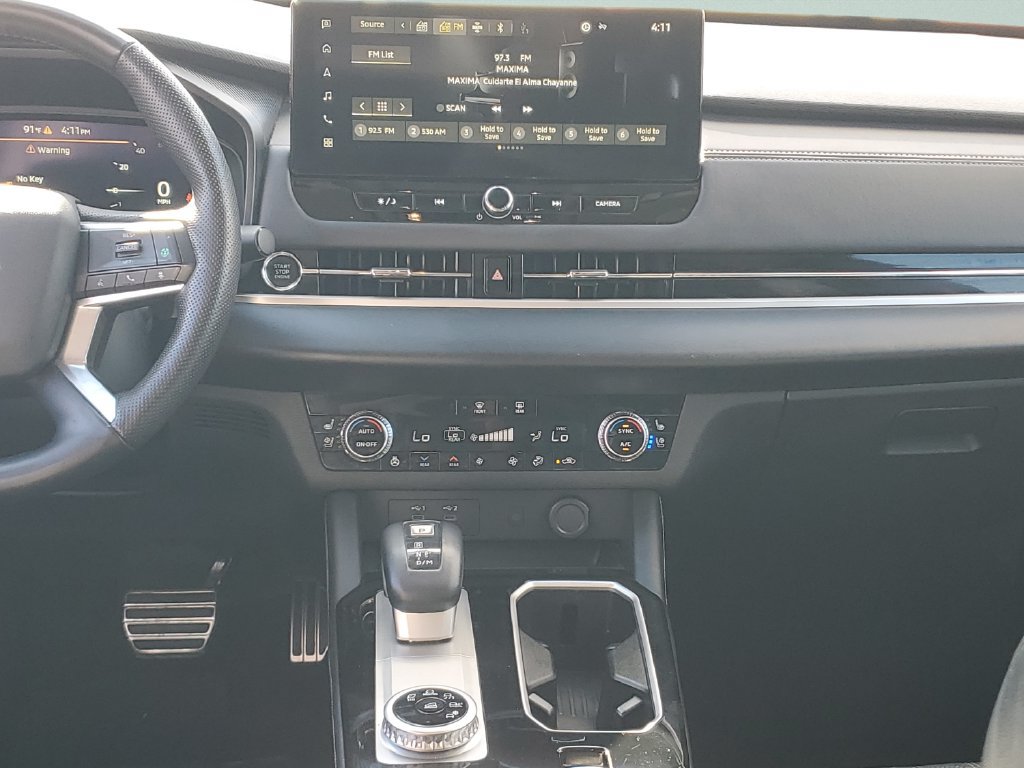 Used 2025 Mitsubishi Outlander SEL FWD image 15