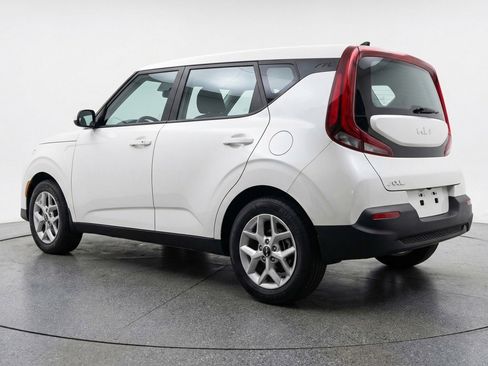Used 2025 Kia Soul LX w/ LX Technology Package image 6